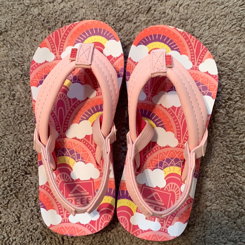 REEF Toddler Little Kids Flip Flop Sandals. Girls size 5/6. Like new!
